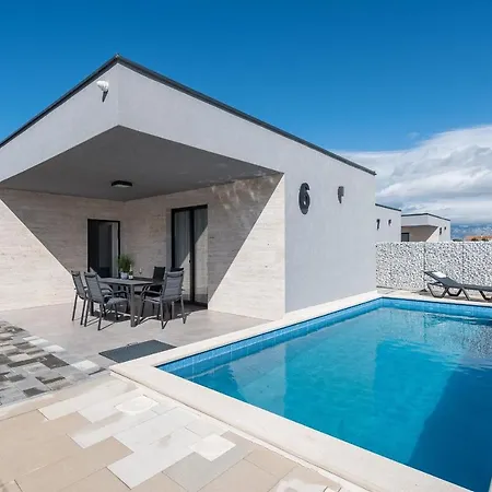 Tourist Villas * ויר
