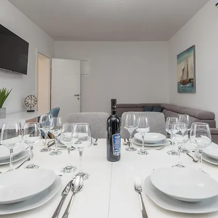 בית נופש Tourist Villas ויר