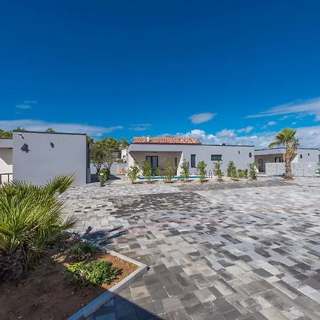 בית נופש Tourist Villas