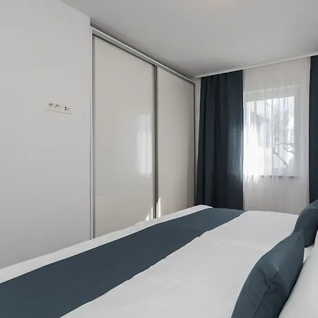 Tourist Villas בית נופש *
