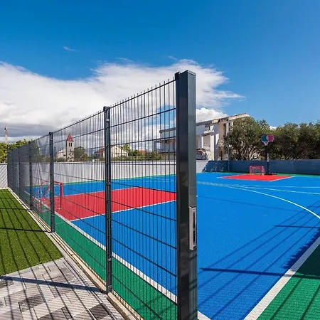 Tourist Villas בית נופש *